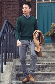 27 ideas geniales para suéteres verde oliva | outfits para hombre, ropa casual para hombre, moda masculina - conjunto con suéter verde oscuro