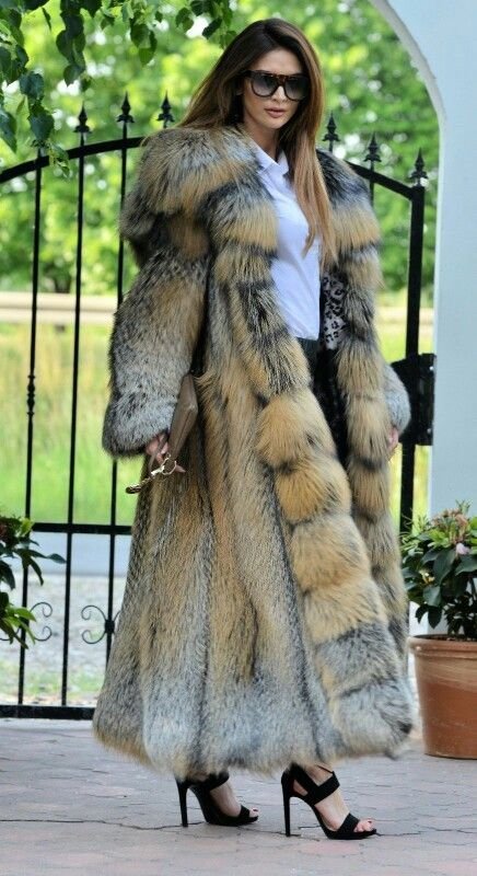 Página de pin - conjunto de chaqueta de piel