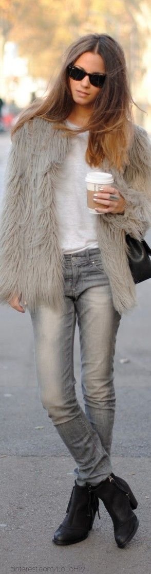 Guía de estilo: ¿Cómo llevar un chaleco de piel sintética? | Fab Fashion Fix - Conjunto con chaqueta de piel