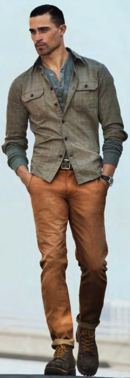 traje de chaqueta marrón