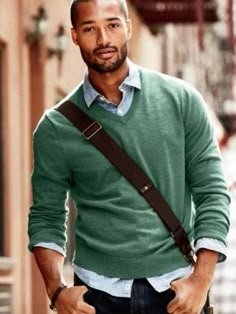 20 ideas de looks con suéter verde | outfits masculinos, moda masculina, suéter verde - outfit con suéter verde oscuro
