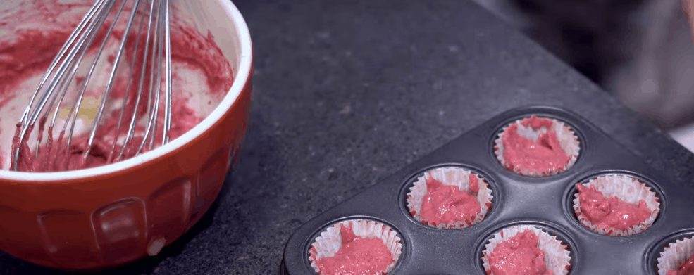 Fill The Cupcakes Molds